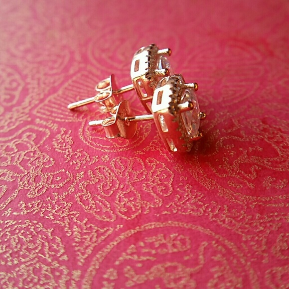 NEW Rose gold princess - cut stud earrings - Picture 4 of 6